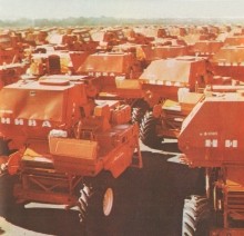 А. Суичмезов, Родная Донщина. Степные корабли, комбайн Нива.