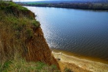 Глиняные скалы на Северском Донце и окопы над рекой.