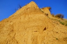 Глиняные скалы на Северском Донце и окопы над рекой.