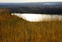 Глиняные скалы на Северском Донце и окопы над рекой.