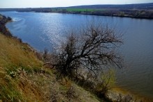 Глиняные скалы на Северском Донце и окопы над рекой.