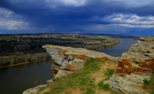 Скалы на берегу Северского Донца у поселка Коксовый, Бородиновский лес, терриконы, цветущие абрикосы и другие красоты края.