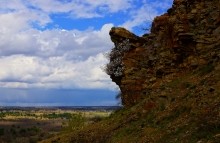 Скалы на берегу Северского Донца у поселка Коксовый, Бородиновский лес, терриконы, цветущие абрикосы и другие красоты края.