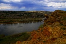 Скалы на берегу Северского Донца у поселка Коксовый, Бородиновский лес, терриконы, цветущие абрикосы и другие красоты края.