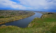 Скалы на берегу Северского Донца у поселка Коксовый, Бородиновский лес, терриконы, цветущие абрикосы и другие красоты края.