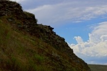 Скалы на берегу Северского Донца у поселка Коксовый, Бородиновский лес, терриконы, цветущие абрикосы и другие красоты края.