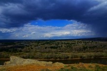 Скалы на берегу Северского Донца у поселка Коксовый, Бородиновский лес, терриконы, цветущие абрикосы и другие красоты края.