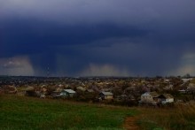 Скалы на берегу Северского Донца у поселка Коксовый, Бородиновский лес, терриконы, цветущие абрикосы и другие красоты края.