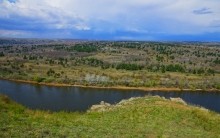 Скалы на берегу Северского Донца у поселка Коксовый, Бородиновский лес, терриконы, цветущие абрикосы и другие красоты края.