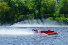 Соревнования по водно-моторному спорту на Северном водохранилище в Ростове-на-Дону