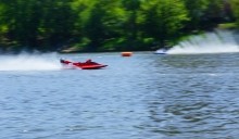 Соревнования по водно-моторному спорту на Северном водохранилище в Ростове-на-Дону