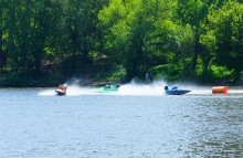 Соревнования по водно-моторному спорту на Северном водохранилище в Ростове-на-Дону