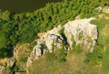 Скалы у поселка Жирнов на реке Быстрой