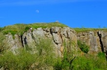 Скалы у поселка Жирнов на реке Быстрой