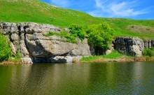 Скалы у поселка Жирнов на реке Быстрой