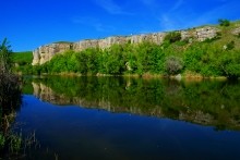 Скалы у поселка Жирнов на реке Быстрой