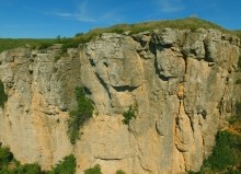 Скалы у поселка Жирнов на реке Быстрой