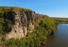 Скалы у поселка Жирнов на реке Быстрой