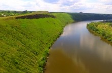 Удивительно красивый Бородиновский лес и скалы по берегам Северского Донца.