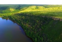 Удивительно красивый Бородиновский лес и скалы по берегам Северского Донца.