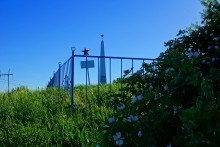 Отпечаток противотанкового рва у хутора Малый Мишкин на месте массовых расстрелов.