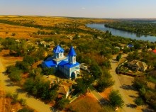 Церковь святой великомученицы Екатерины в станице Краснодонецкой на берегу Северского Донца.