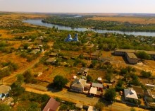 Церковь святой великомученицы Екатерины в станице Краснодонецкой на берегу Северского Донца.