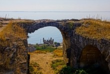 Турецкая крепость Ени-Кале в Керченском проливе.