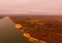 Осень над сДоном у станицы Старочеркасской. Иконостас Воскресенского Войскового собора.