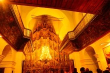 Осень над сДоном у станицы Старочеркасской. Иконостас Воскресенского Войскового собора.