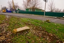 Менгиры у хутора Керчик-Савров на берегу реки Керчик.