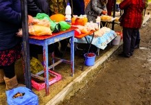 Базарчик у дороги.