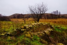 Мастерская каменотесов у хутора Скельновского. Здесь изготавливали каменные катки для молотьбы.