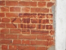 Бомбоубежище Щель и другие надписи времен Великой Отечественной Войны.