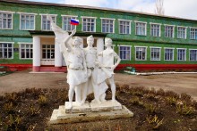 Коммуна Сеятель основанная в 1922 г. выходцами из Америки и Финляндии в Сальском районе Ростовской области.