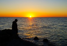 Ловля бычка на Ейской косе, на закате солнца.