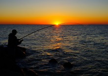 Ловля бычка на Ейской косе, на закате солнца.