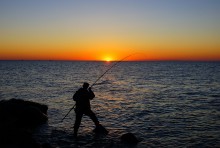 Ловля бычка на Ейской косе, на закате солнца.