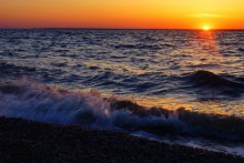 Восход солнца на ракушечном берегу Ейской косы