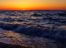 Восход солнца на ракушечном берегу Ейской косы