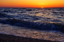 Восход солнца на ракушечном берегу Ейской косы