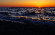 Восход солнца на ракушечном берегу Ейской косы