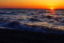 Восход солнца на ракушечном берегу Ейской косы