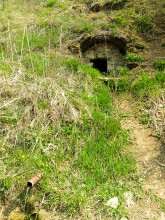 Источник с капотажем в балке у Несветая