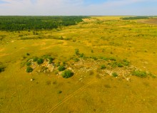 Гора с пещерами