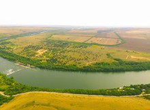 Горная страна на берегу Северского Донца у хутора Дядин.