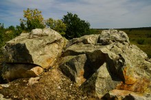 Гора с пещерами