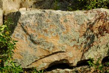 Гора с пещерами