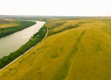 Горная страна на берегу Северского Донца у хутора Дядин.