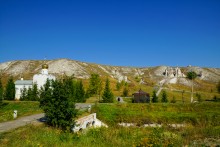 Спасский женский монастырь с пещерными храмами в Костомарово